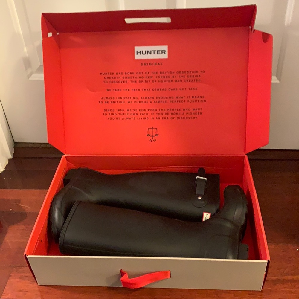 NEW Hunter Women’s Original Tall Rain Boot- Size 5